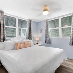 Key West Sunrise Condo - Pool & Parking!