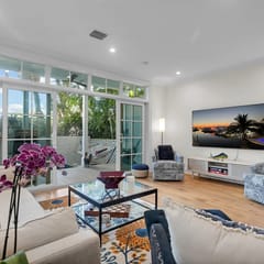 Bahama Village Sanctuary - Walkable & Pet Friendly